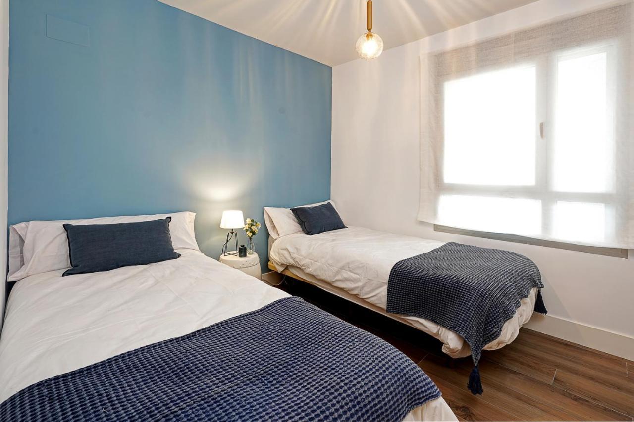 New & Modern Apartment - Marina, Сотогранде Екстериор снимка